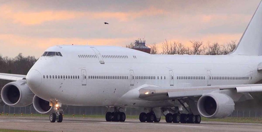 Боинг 747-8